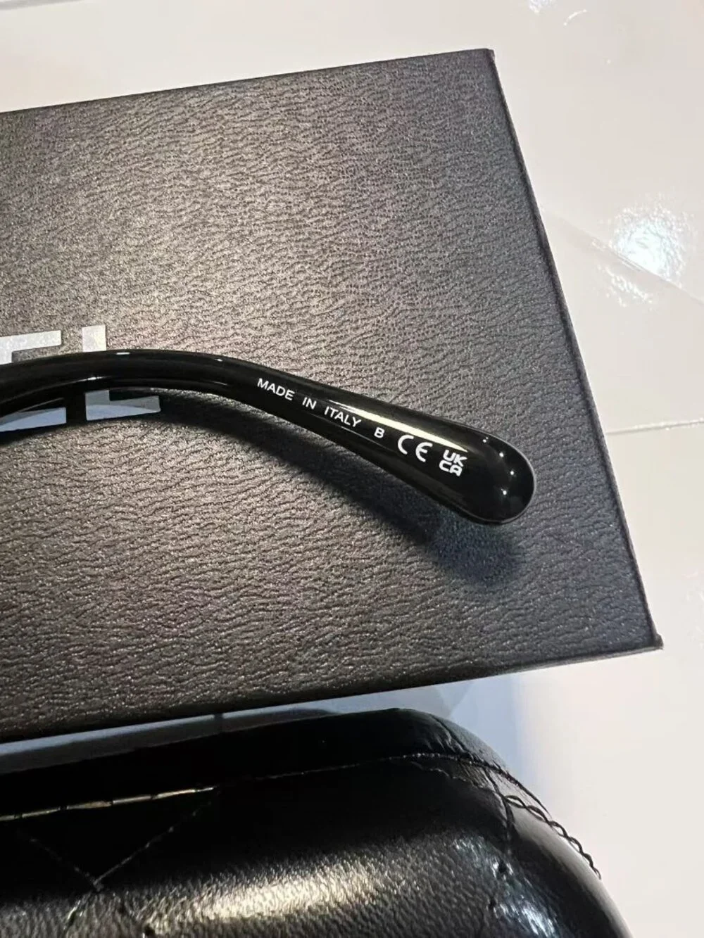 CHANEL Sunglasses Women's Polarized-Black/White CC Logo New With Box - Picture 7 of 9